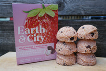 Load image into Gallery viewer, Strawberry Cacao Macaroons
